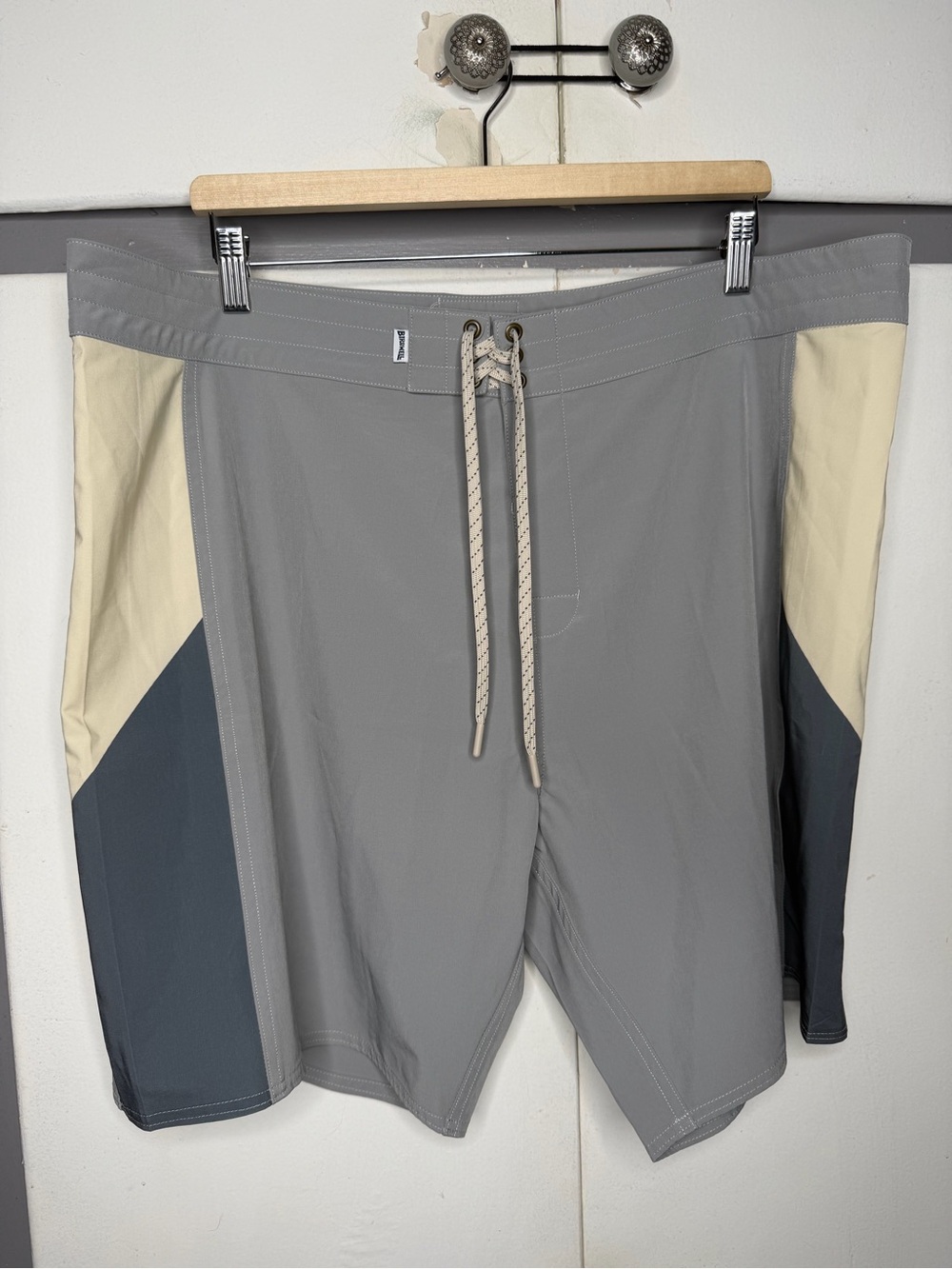 Birdwell Beach Britches Board Surf 8” Shorts Mens 40 Gray Colorblock